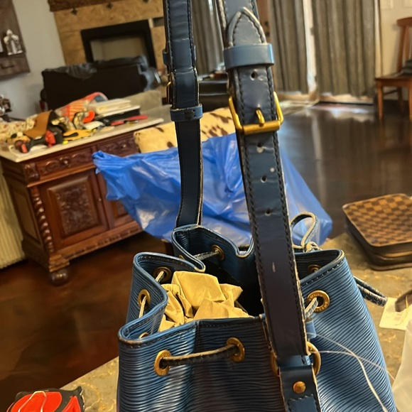 Louis Vuitton blue Epi Noe - Picture 5 of 17